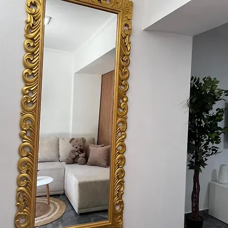 Golden House * Берат