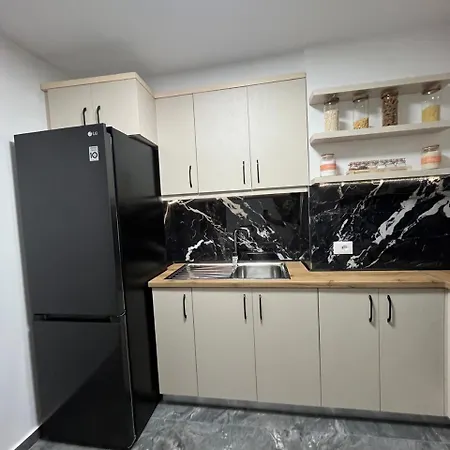 Golden House * Берат